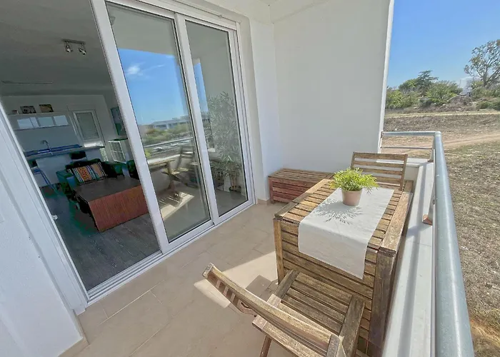 Sol Y Mar Apartamento Amplio Con Dos Dormitorios Y Balcon